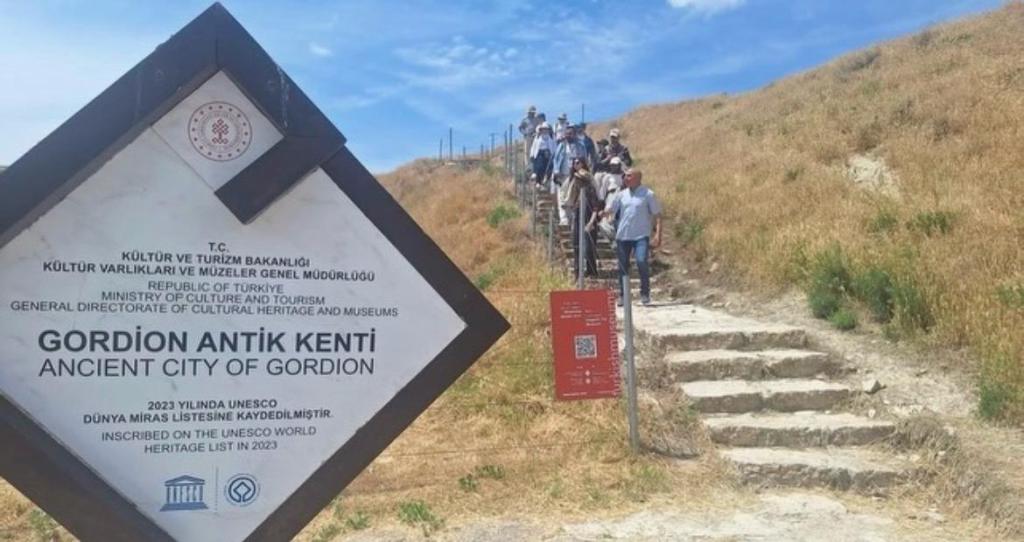 URBAN SKETCHERS ANKARA’DAN GORDİON VE DUATEPE’YE SANATSAL&nbsp;YOLCULUK