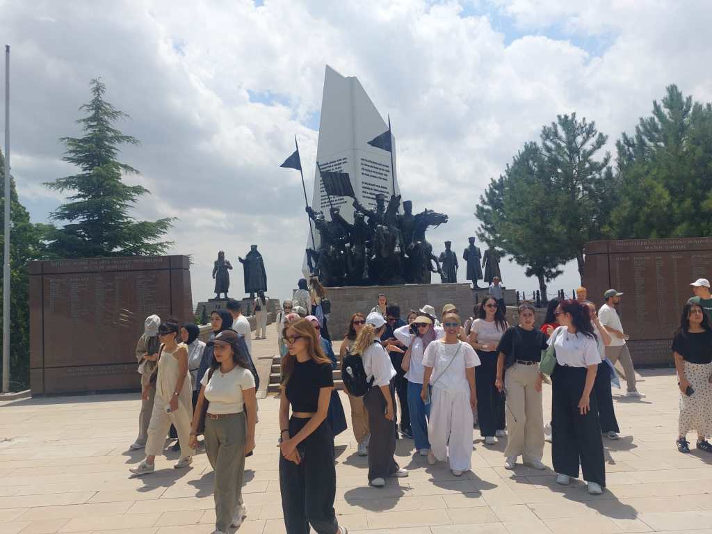 GELECEĞİN ÖĞRETMENLERİ TARİHİ YERİNDE&nbsp;ÖĞRENDİ